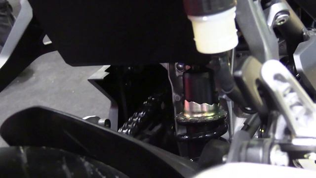 Спортивный мотоцикл KAWASAKI NINJA 400 смотреть онлайн