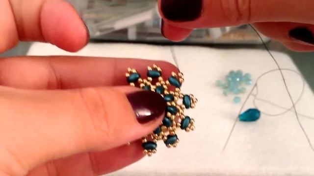TUTORIAL PERLINE [15] - orecchini Pia, con rivoli da 12mm. (Beading tutorial) смотреть онлайн
