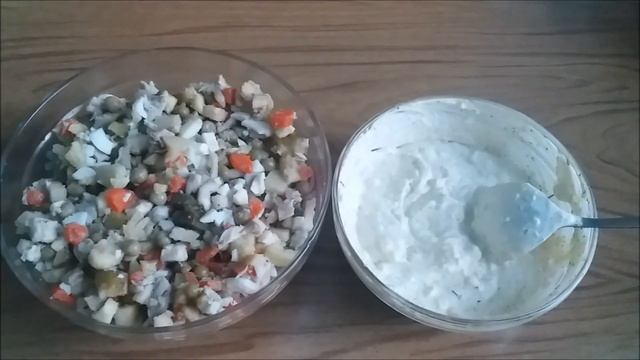 Салат ОЛИВЬЕ с Яблоком, Курицей и НЕобычным Соусом. !Готовит Мама! смотреть онлайн