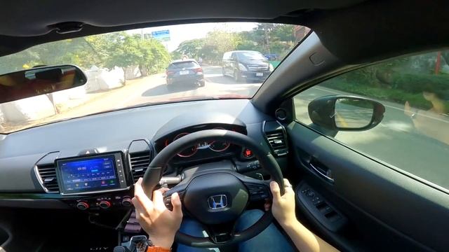 ลองขับ Honda CITY Hatchback แรง! ช่วงล่างเฟิร์มกว่าซีดานเล็กน้อย แต่คล่องตัวกว่าพอควร | #POV79 смотреть онлайн