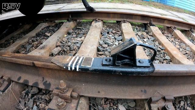 Для чего нужен БАШМАКОСБРАСЫВАТЕЛЬ и что такое ТОРМОЗНОЙ БАШМАК! Вагонник. Железная дорога. смотреть онлайн