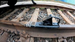 Для чего нужен БАШМАКОСБРАСЫВАТЕЛЬ и что такое ТОРМОЗНОЙ БАШМАК! Вагонник. Железная дорога.