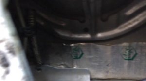 Устраняю дребезжание ручек дверей.Лансер 9.