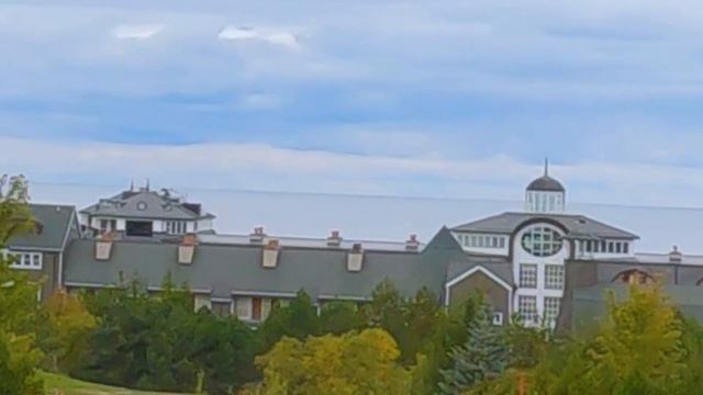 A Pair Of Lake Michigan Tourist Towns: Charlevoix and Petoskey, Michigan 4K. смотреть онлайн