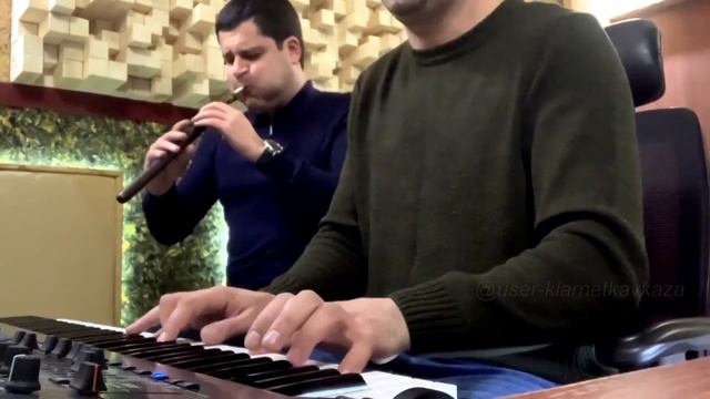 Gevorg Karapetyan & Narek Geghamyan - Sev achker + Sireci yars taran 2023 смотреть онлайн