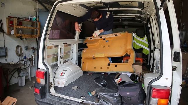 Ищу держатели пистонов для карт в Transporter T4 смотреть онлайн