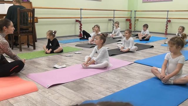 Открытый урок преподавателя по классу хореографии Певневой В. И. смотреть онлайн