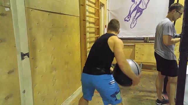 Боковые броски мяча в стену смотреть онлайн