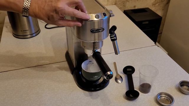 ОНЛАЙН ТРЕЙД.РУ — Кофеварка Delonghi EC 685 M рожкового типа (Espresso)