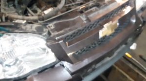 Как снять бампер шеви нива?Как заменить радиатор?