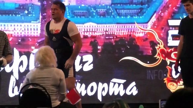 Подъем на бицепс на максимум с читингом. ( Русский бицепс 50 кг).