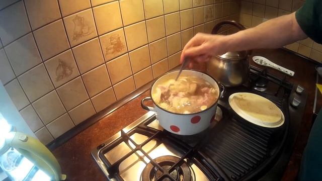 Суп татарский с домашней лапшой на желтках.(2019) смотреть онлайн