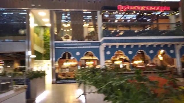 1.11.2022 Мега фудкорт до открытия. такое прикольное освещение смотреть онлайн