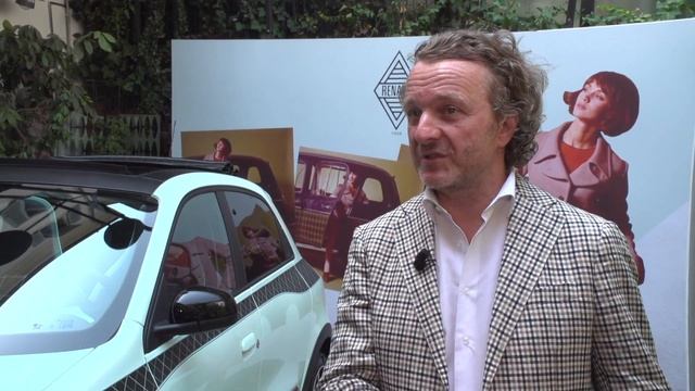 Renault Twingo Le Parisienne - Intervista speciale смотреть онлайн