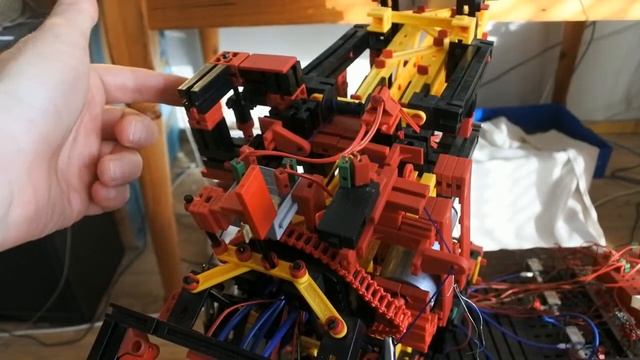 fischertechnik pneumatic "hand" #130 : Pivot, yaw, motor, switch, Python, analysis, oops, wiring смотреть онлайн