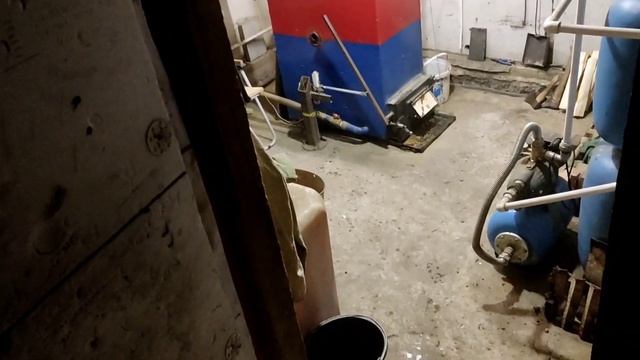 котел длительного горения 35 киловатт. 110 кг угля за сутки ?? мороз -48°С survival in Siberia смотреть онлайн