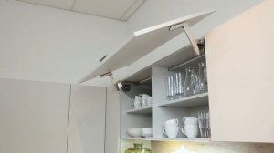 #КУХНЯ - открывание навесного верхнего шкафа в верх.