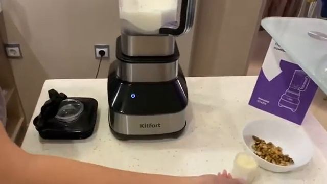 Приготовил спортивное питание. Обзор блендера Kitfort KT-1373