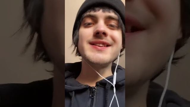 кирилл бледный на протяжении 10 секунд доказывает, что он не иллюминат смотреть онлайн