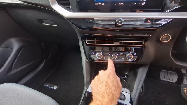 A Full Interior Tour of the Vauxhall Mokka-e смотреть онлайн