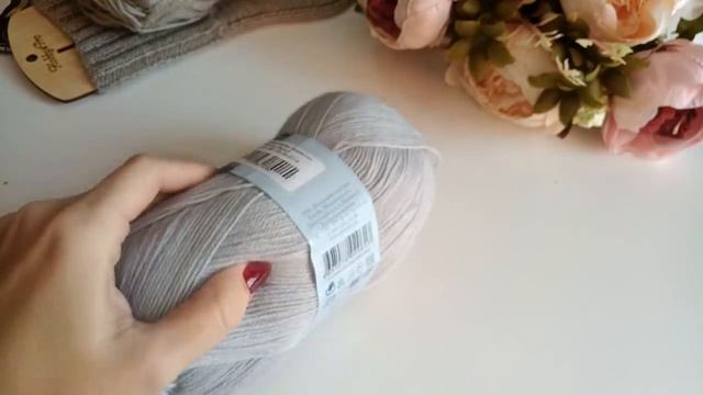 Готовая работа - джемпер из Valencia. Носки для мужа. Шарф для меня.