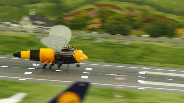 Wunderland biene смотреть онлайн