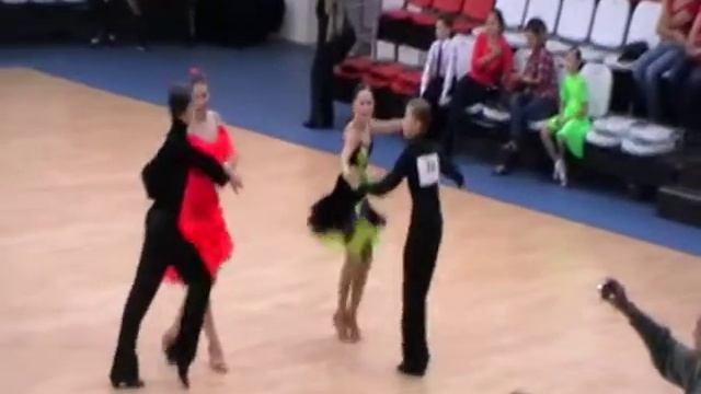 Юниоры-1 Е класс Латина 1/2 финала (Артем и Сабина) смотреть онлайн