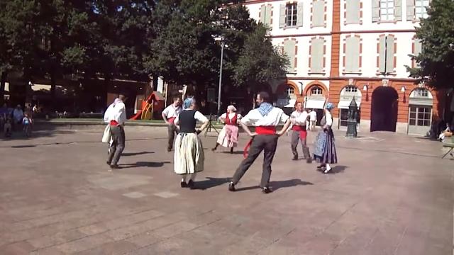 Polka des Violettes - Quadrille Occitan - 55eme Fénétra смотреть онлайн