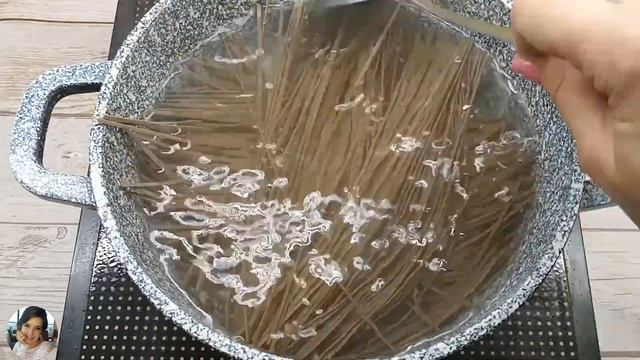 Ужин на скорую руку/ Гречневая лапша с курицей и овощами быстро и вкусно на сковороде смотреть онлайн