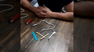 Несколько светодиодных светильников на стеллаже от одного провода? Да!