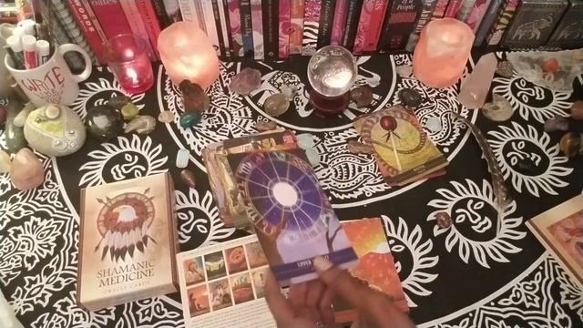 Shamanic Medicine Oracle Unboxing смотреть онлайн