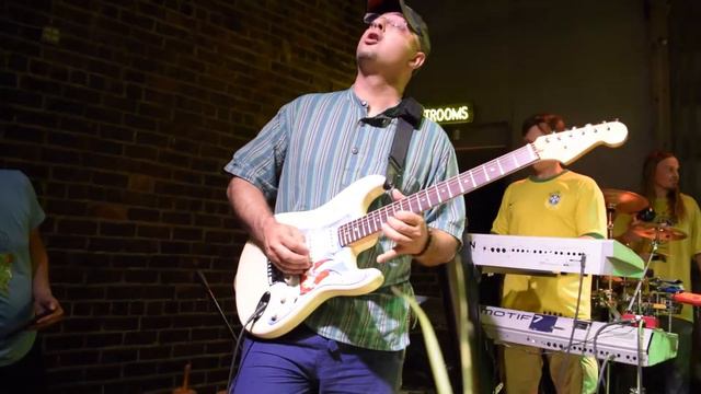 Fender Stratocaster Reggae Style смотреть онлайн