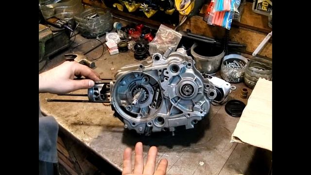 На что еще обратить внимание при сборке мотора УХ-140. Первый выезд на свежесобранном YCF-Bigy! смотреть онлайн