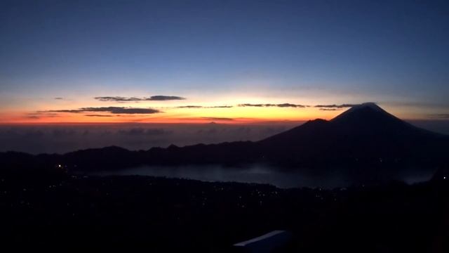 БЮДЖЕТНОЕ БАЛИ #15. Поездка к вулкану Батур на Бали. Рассвет на вершине Батура смотреть онлайн