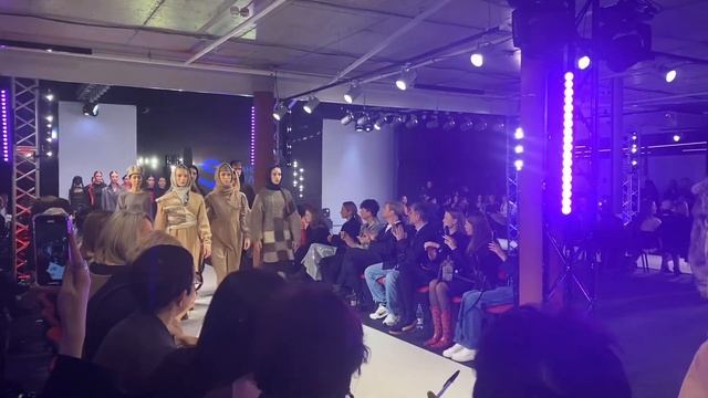 Влог#3 Неделя моды. EKBFW23. GirlyHipHop. Собираем образы в Befree и Maag смотреть онлайн