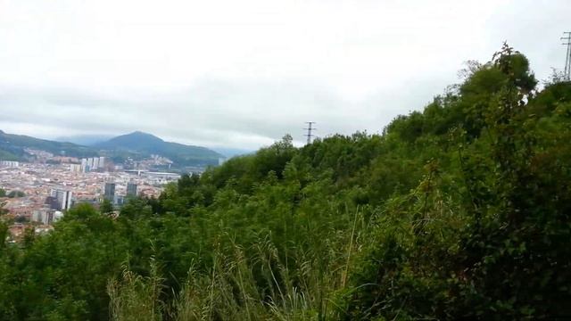 Город Бильбао с высоты горы Поход. Hiking in the mountains of Spain смотреть онлайн