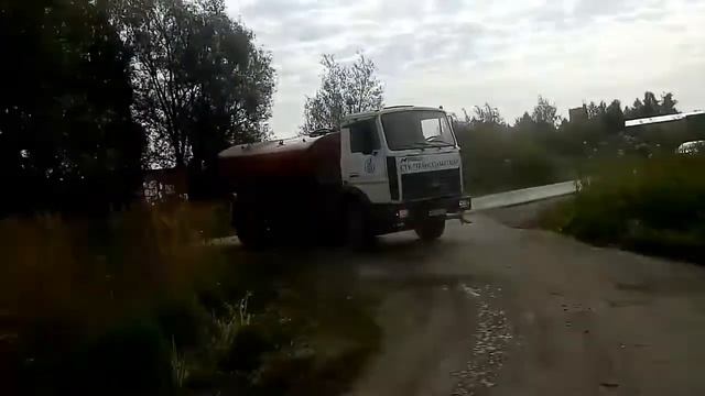 Придурок поднял пыль! смотреть онлайн