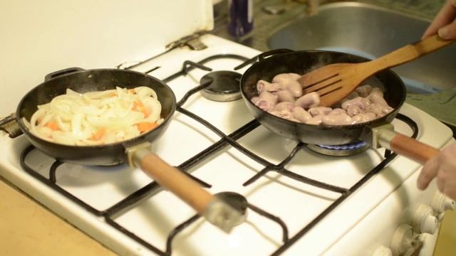 Кулинария с Mazehacka | Тушим куриные сердца смотреть онлайн