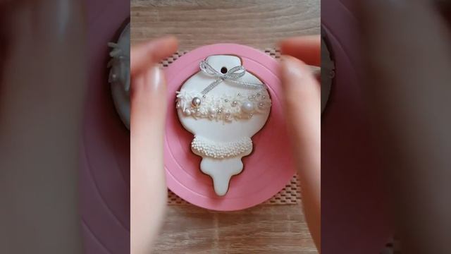 Ёлочные игрушки из пряников II Роспись новогодних пряников смотреть онлайн