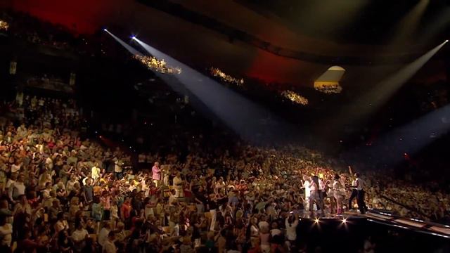 Céline Dion - Love Can Move Mountains (Taking Chances World Tour: The Concert) смотреть онлайн