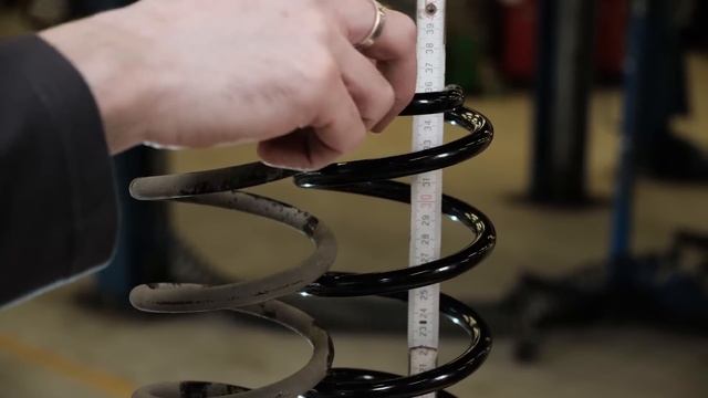 Как понять, что пора менять пружины | Что влияет на износ пружин подвески? (18+) смотреть онлайн