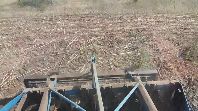 Дискую края для разворота комбайна , успел покосить на комбайне смотреть онлайн