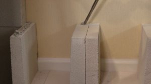 Барная стойка и стеллаж из газобетона своими руками.