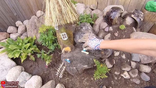 Клумба у дома в деревне.  Фантазируем с клумбой. Клумба - сказка из подручных материалов.