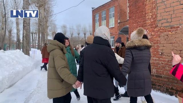 ПЕРВЫЙ ДЕНЬ ВЕСНЫ смотреть онлайн