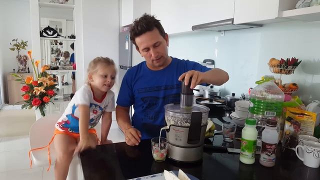 Делаем сок из Гуавы.Вкусный и полезный.Тайланд.2016 смотреть онлайн