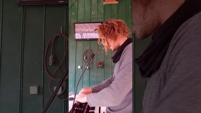 Roland Jd Xi just got that boii смотреть онлайн