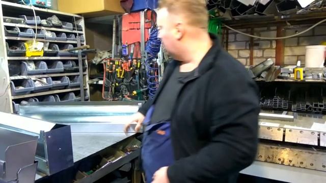 Кормушки для клеток // бункерная кормушка смотреть онлайн