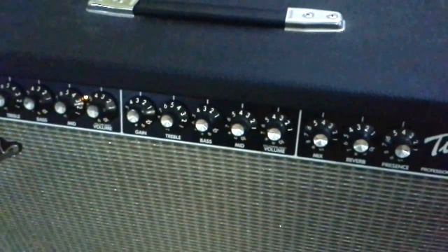Fender twin amp 94 evil twin self switching channel (1 of 3) смотреть онлайн