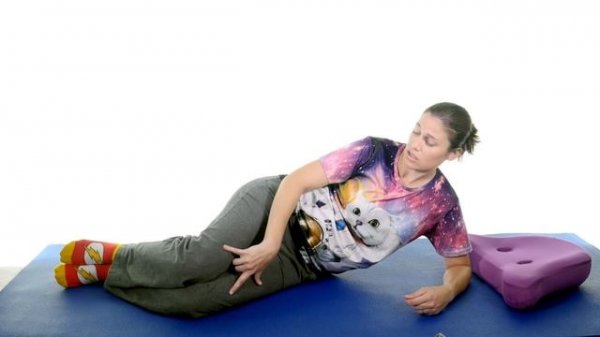 IT Band Syndrome Stretches & Exercises - Ask Doctor Jo